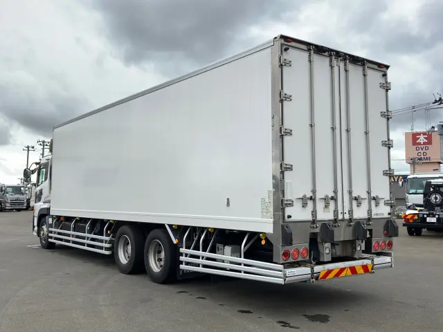 UD クオン QPG-CD5ZA(6x2)の写真4