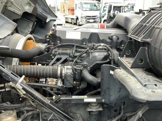 UD クオン QPG-CD5ZA(6x2)の写真17