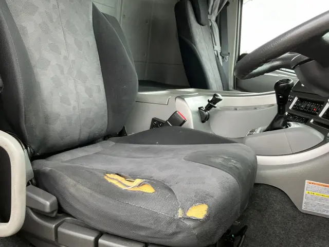 UD クオン QPG-CD5ZA(6x2)の写真19