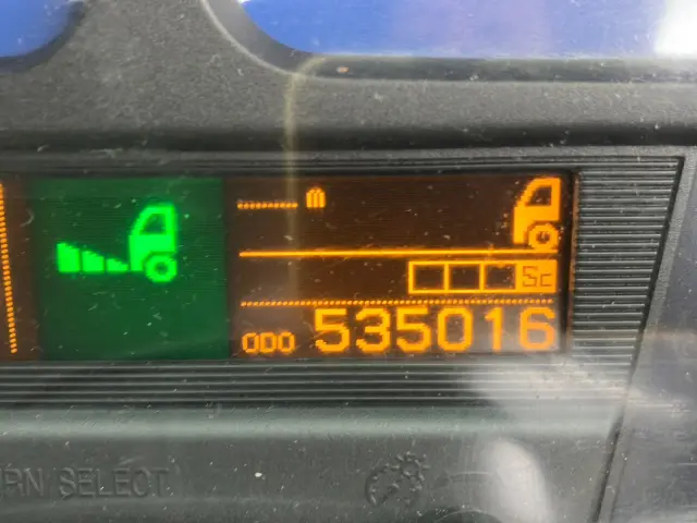 UD クオン QPG-CD5ZA(6x2)の写真22