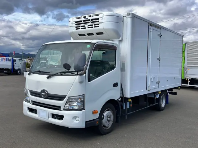 日野 デュトロ TKG-XZU710M(2WD)の写真1