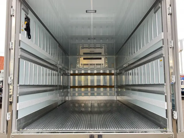 日野 レンジャー 2KG-FD2ABG(2WD)の写真8