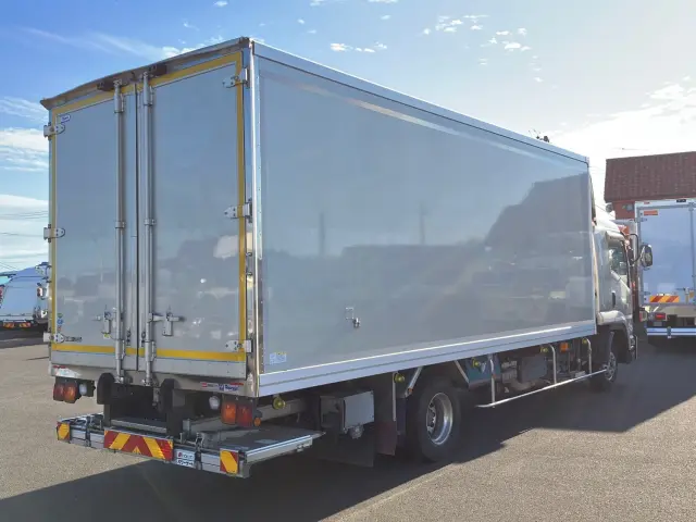 いすゞ フォワード 2PG-FRR90T2(2WD)の写真3