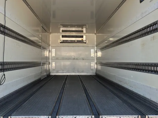 いすゞ フォワード 2PG-FRR90T2(2WD)の写真7