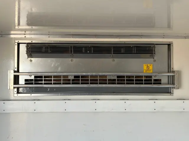 いすゞ フォワード 2PG-FRR90T2(2WD)の写真9