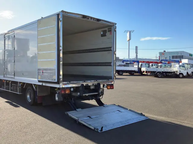 いすゞ フォワード 2PG-FRR90T2(2WD)の写真12