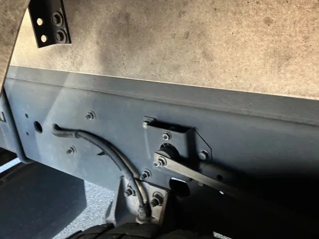 いすゞ フォワード 2PG-FRR90T2(2WD)の写真14