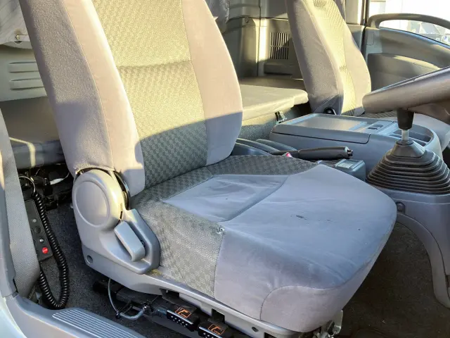 いすゞ フォワード 2PG-FRR90T2(2WD)の写真18