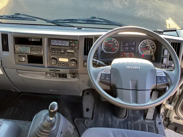いすゞ フォワード 2PG-FRR90T2(2WD)の写真20
