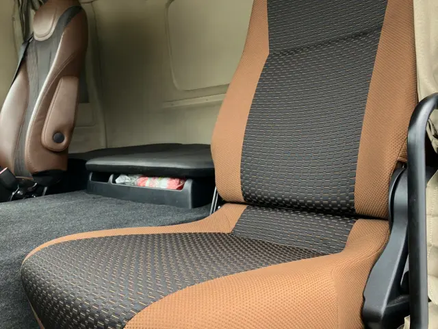 日野 プロフィア 2DG-FS1AHG(6x4)の写真16