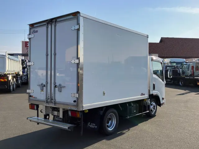 いすゞ エルフ TRG-NLR85AN(2WD)の写真3