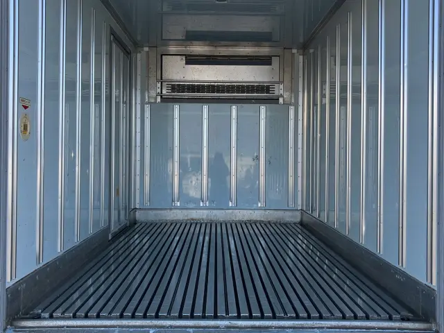 いすゞ エルフ TRG-NLR85AN(2WD)の写真8