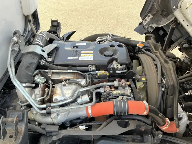 いすゞ エルフ TRG-NLR85AN(2WD)の写真15