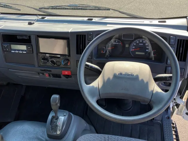 いすゞ エルフ TRG-NLR85AN(2WD)の写真18