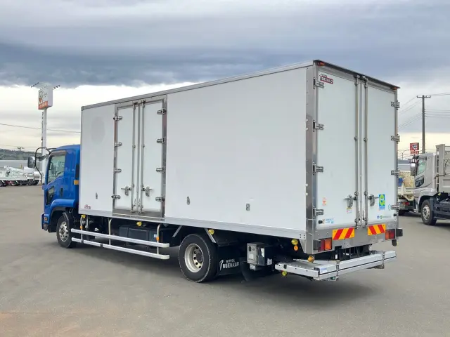 いすゞ フォワード TKG-FRR90S2(2WD)の写真4