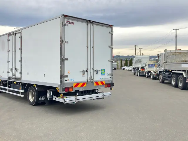 いすゞ フォワード TKG-FRR90S2(2WD)の写真12