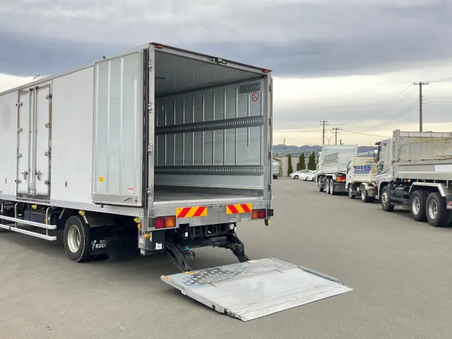 いすゞ フォワード TKG-FRR90S2(2WD)の写真13