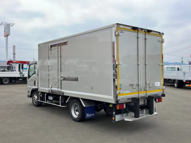 いすゞ エルフ 2RG-NPR88AN(2WD)の写真4
