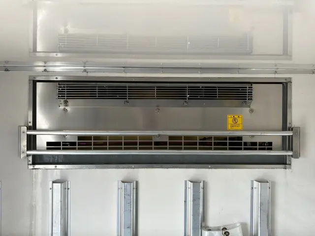 いすゞ エルフ 2RG-NPR88AN(2WD)の写真10