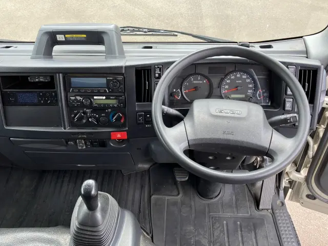 いすゞ エルフ 2RG-NPR88AN(2WD)の写真18