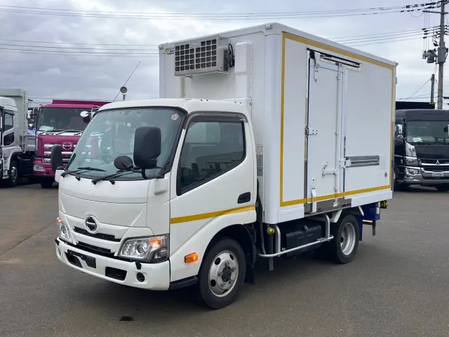 日野 デュトロ 2KG-XZU675M(4WD)の写真1