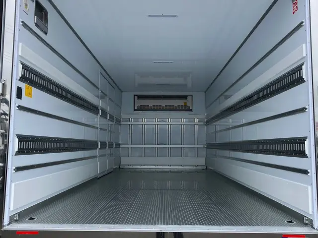 三菱 ファイター 2KG-FK65F(2WD)の写真8