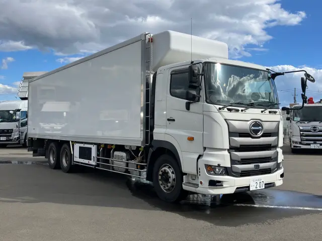 日野 プロフィア 2DG-FS1AHG(6x4)の写真2