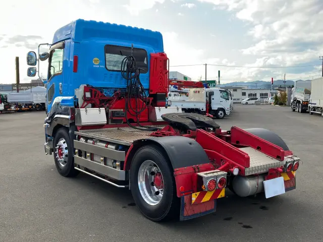 いすゞ ギガ QKG-EXD52BD(2WD)の写真4