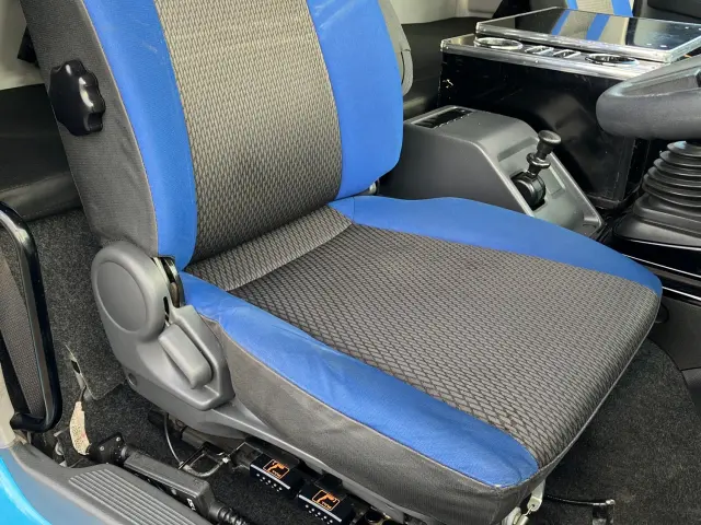 いすゞ ギガ QKG-EXD52BD(2WD)の写真15