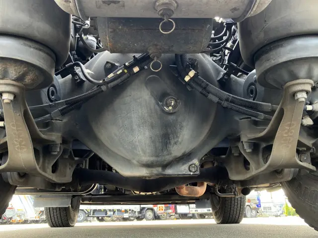 日野 プロフィア QPG-SH1EDDG(2WD)の写真12