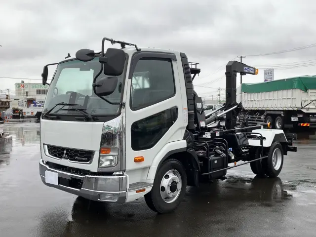 三菱 ファイター 2KG-FK72F(2WD)の写真1