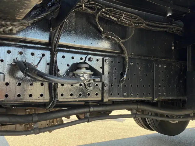 いすゞ エルフ SKG-NPR85YN(2WD)の写真15