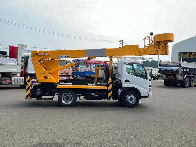 日野 デュトロ KK-XZU400M(2WD)の写真6