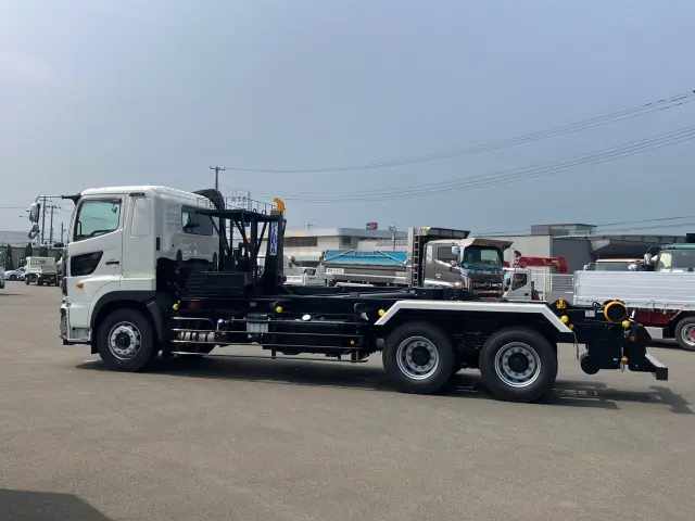 日野 プロフィア 2DG-FS1AJE(6x4)の写真5