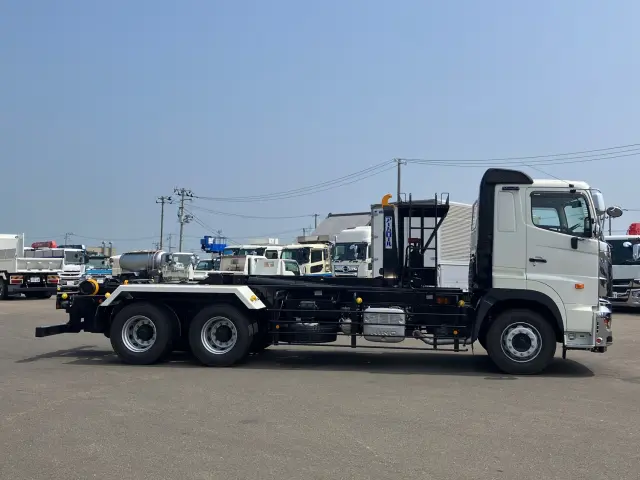 日野 プロフィア 2DG-FS1AJE(6x4)の写真6