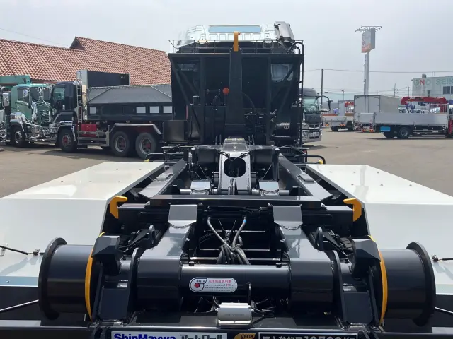 日野 プロフィア 2DG-FS1AJE(6x4)の写真8