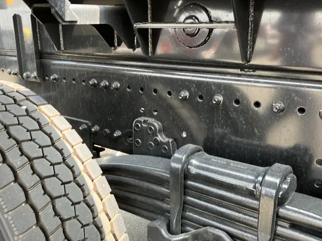 日野 プロフィア 2DG-FS1AJE(6x4)の写真11