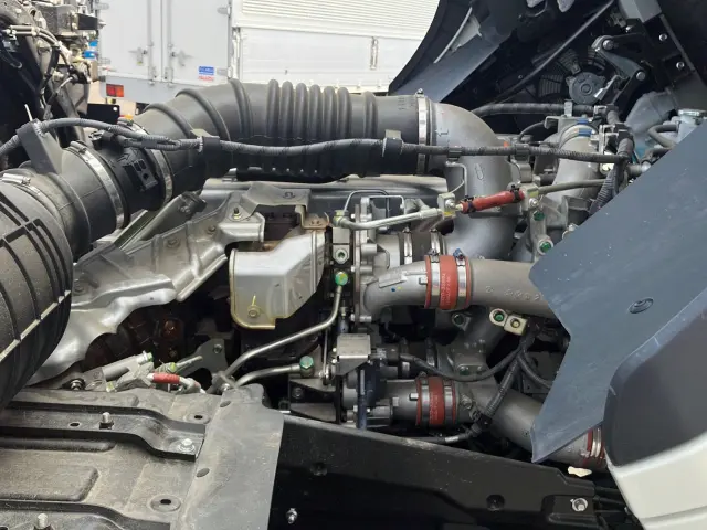 日野 プロフィア 2DG-FS1AJE(6x4)の写真14