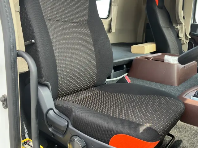 日野 プロフィア 2DG-FS1AJE(6x4)の写真15