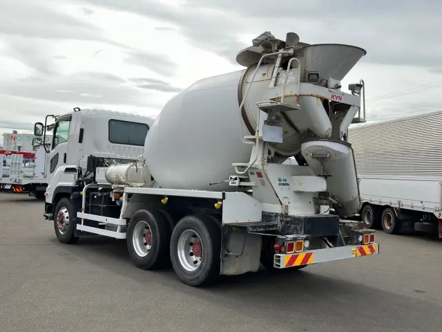 いすゞ ギガ 2KG-CXZ77CT(6x4)の写真4