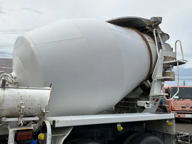 いすゞ ギガ 2KG-CXZ77CT(6x4)の写真9