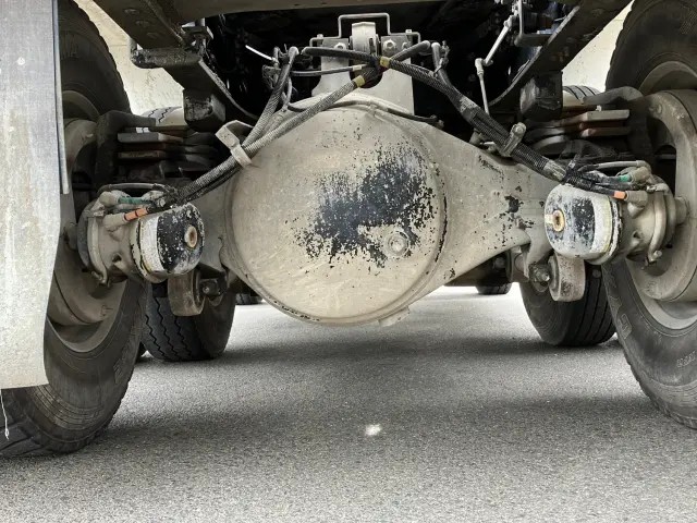 いすゞ ギガ 2KG-CXZ77CT(6x4)の写真16