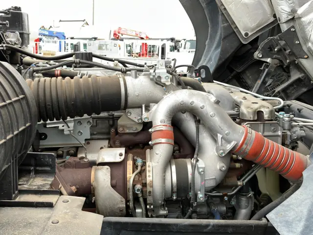 いすゞ ギガ 2KG-CXZ77CT(6x4)の写真18