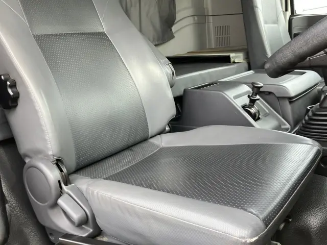 いすゞ ギガ 2KG-CXZ77CT(6x4)の写真19