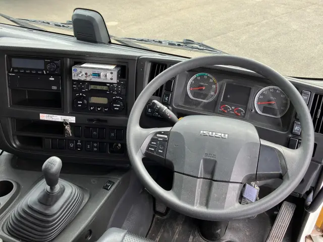 いすゞ ギガ 2KG-CXZ77CT(6x4)の写真21
