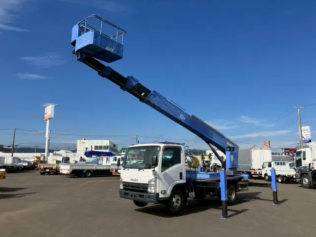 いすゞ エルフ SKG-NPR85YN(2WD)の写真1