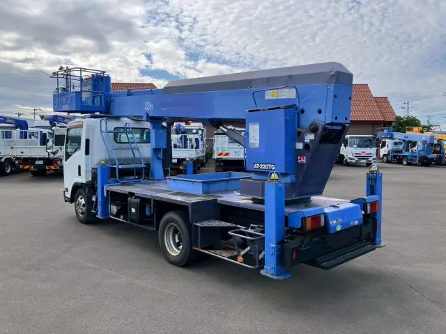 いすゞ エルフ SKG-NPR85YN(2WD)の写真4