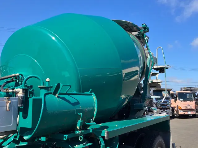 いすゞ ギガ QKG-CXZ77AT(6x4)の写真9