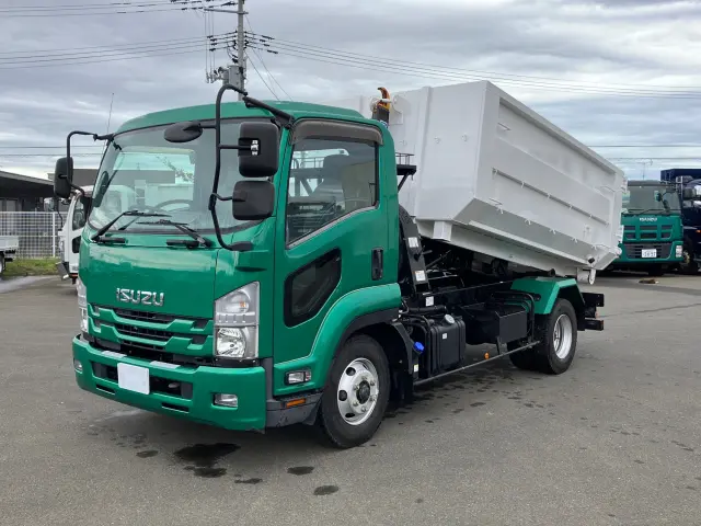 いすゞ フォワード 2RG-FRR90S2(2WD)の写真1