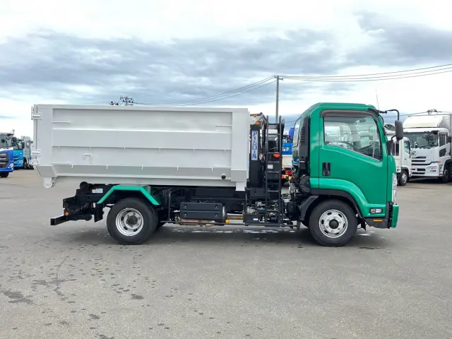 いすゞ フォワード 2RG-FRR90S2(2WD)の写真6